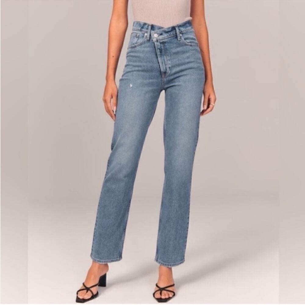 Abercrombie The 90’s Straight Criss Cross Waist Ultra High Rise Jeans